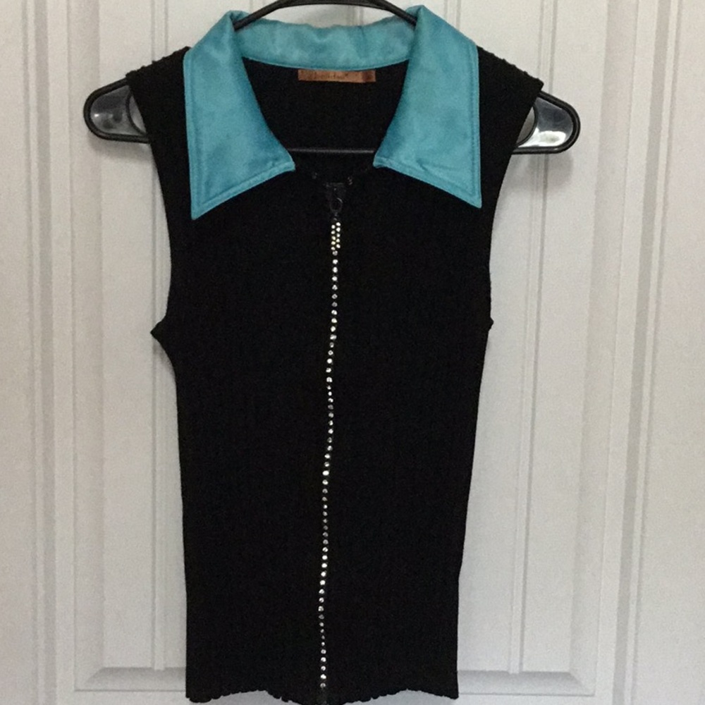 Belldini with turquoise satin collar